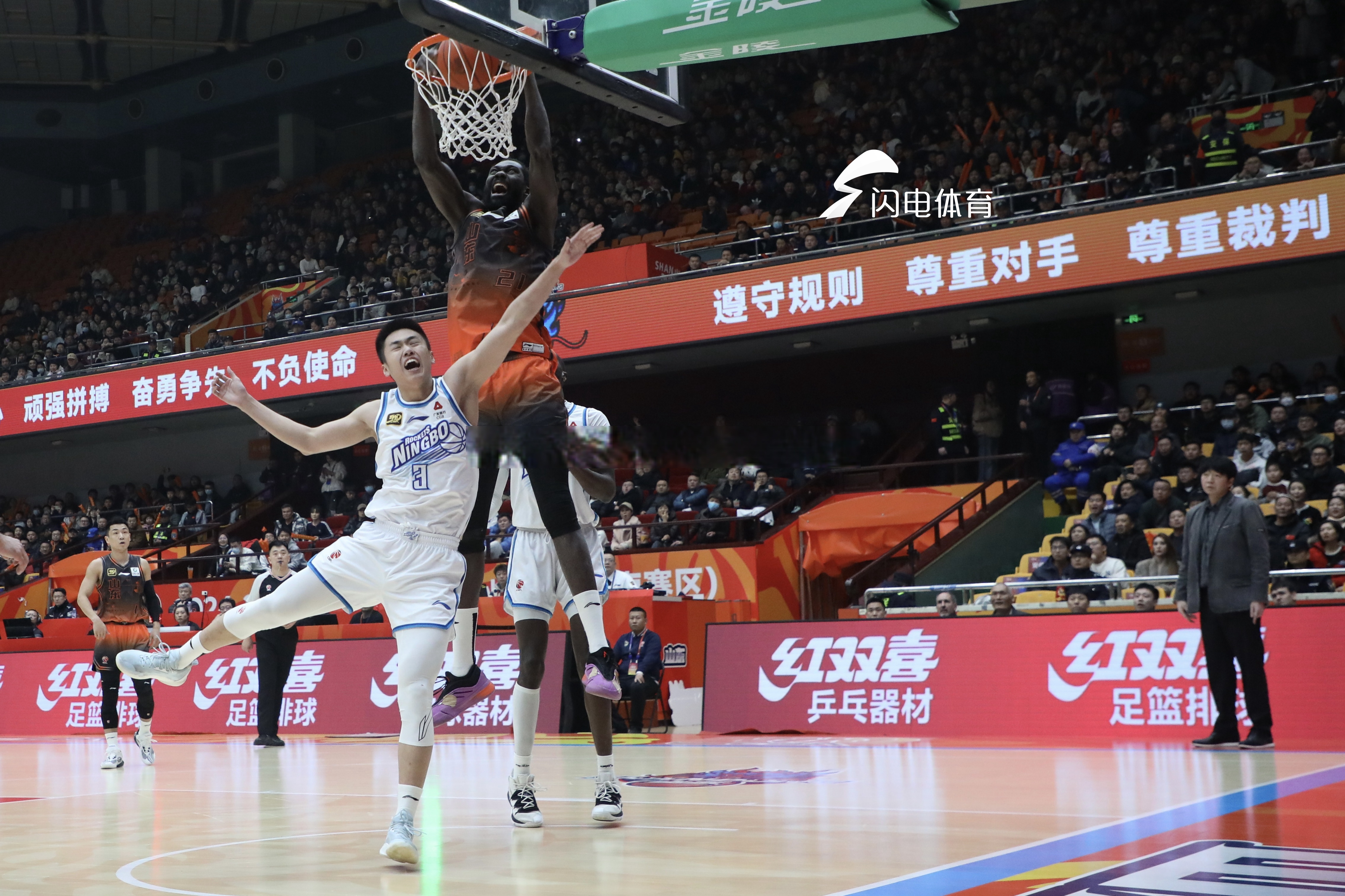 关于里程碑夜!山东男篮门线救险,意甲窗口期刷纪录,质疑声四起,医务组通报恢复的信息 关于里程碑夜!山东男篮门线救险,意甲窗口期刷纪录,质疑声四起,医务组通报恢复的信息