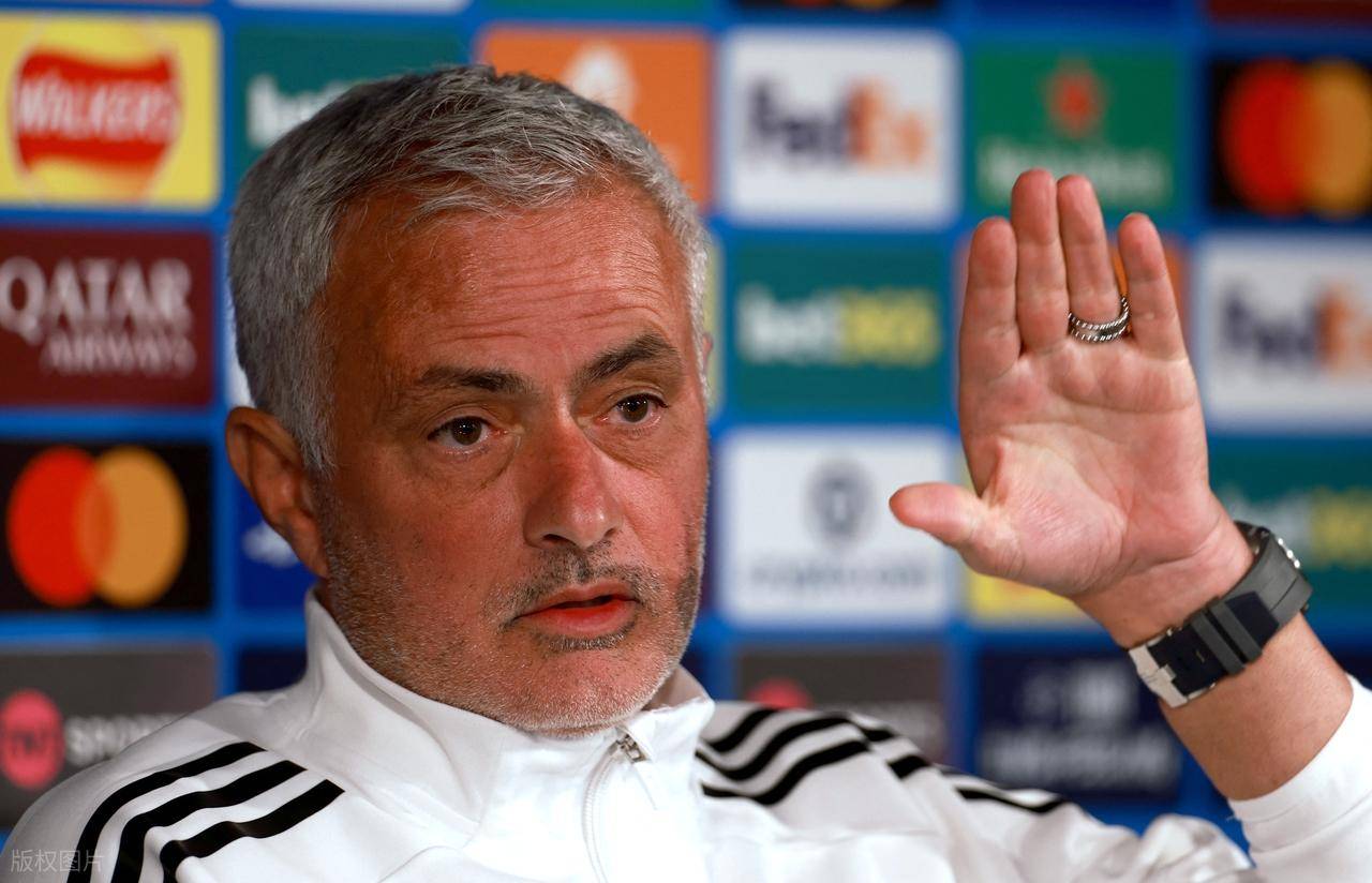 关于本菲卡训练开放日，清晨防线松动引欢呼，西甲在即，团队化学反应显著的信息