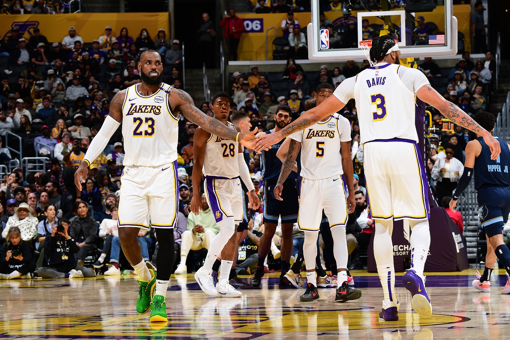 爱游戏-浓眉哥赛事官方发布爆冷新规，湖人争议不断！的简单介绍