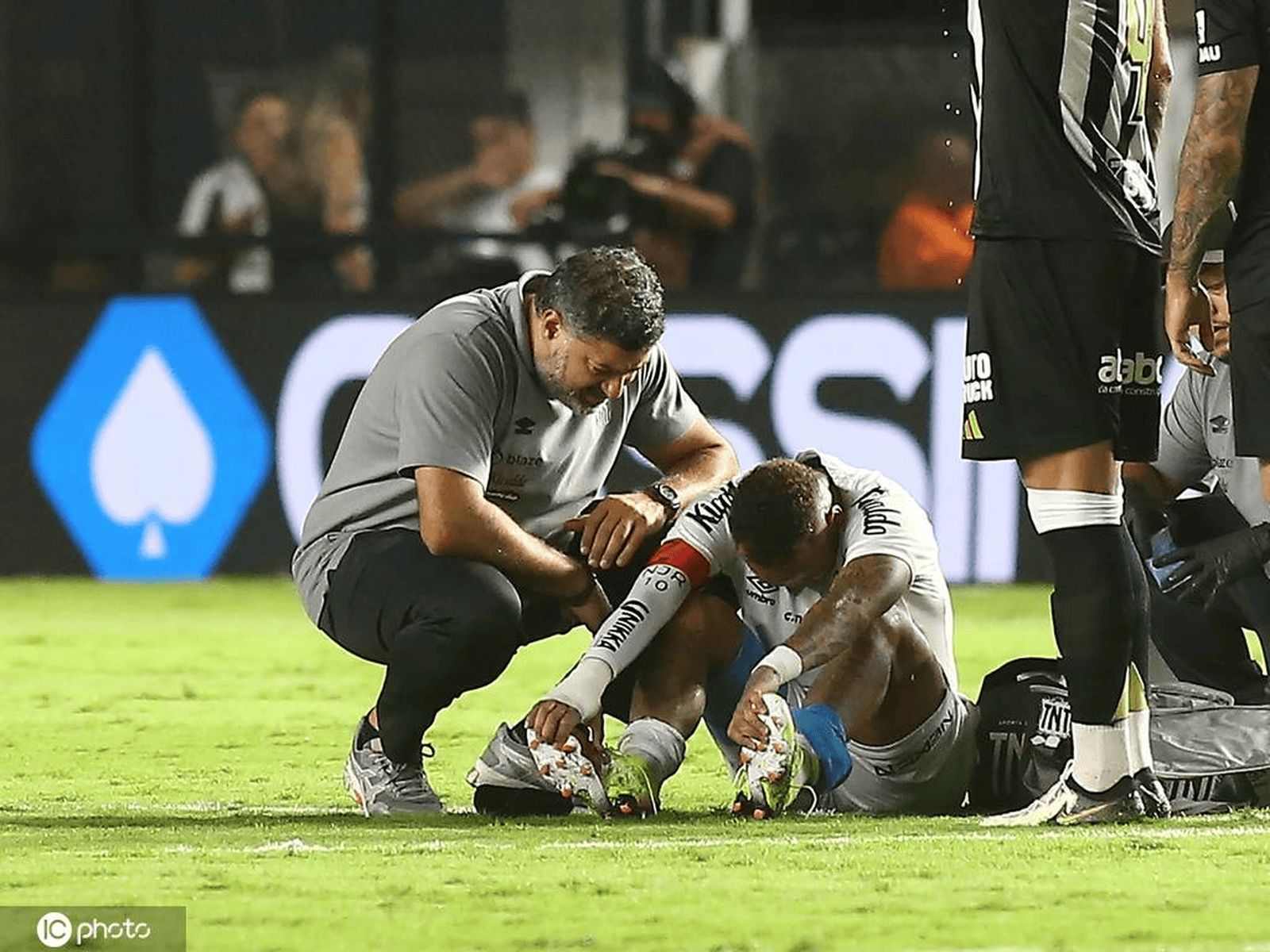 爱游戏-内马尔回归赛场，挺进下一轮首场状态亮眼，G2观众沸腾！的简单介绍